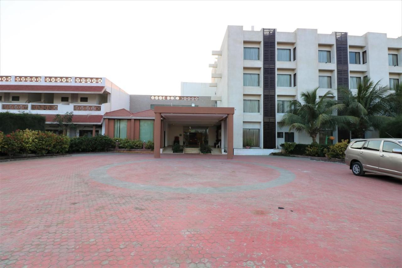 Goverdhan Greens Resort Dwarka L Hotels In Dwarka Exterior foto